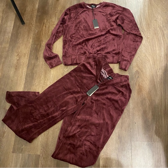 Monrow Velvet Set - Picture 2 of 6